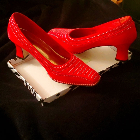 Sophicated style Elegant embellished beaded Shoes - Picture 1 of 6